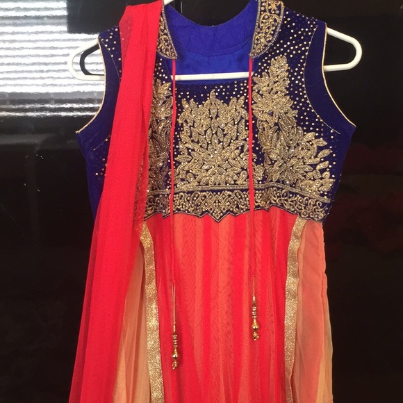 Indian party gown - Picture 3 of 4